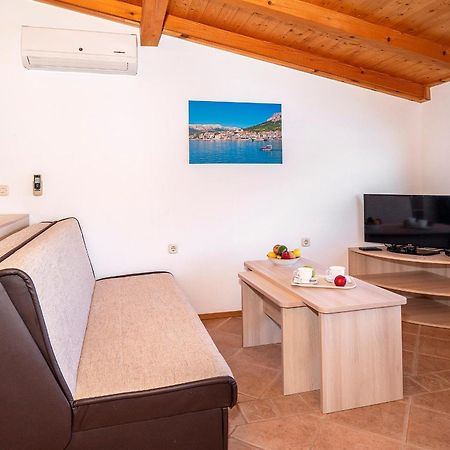 Apartments Kricin II Baška Eksteriør bilde