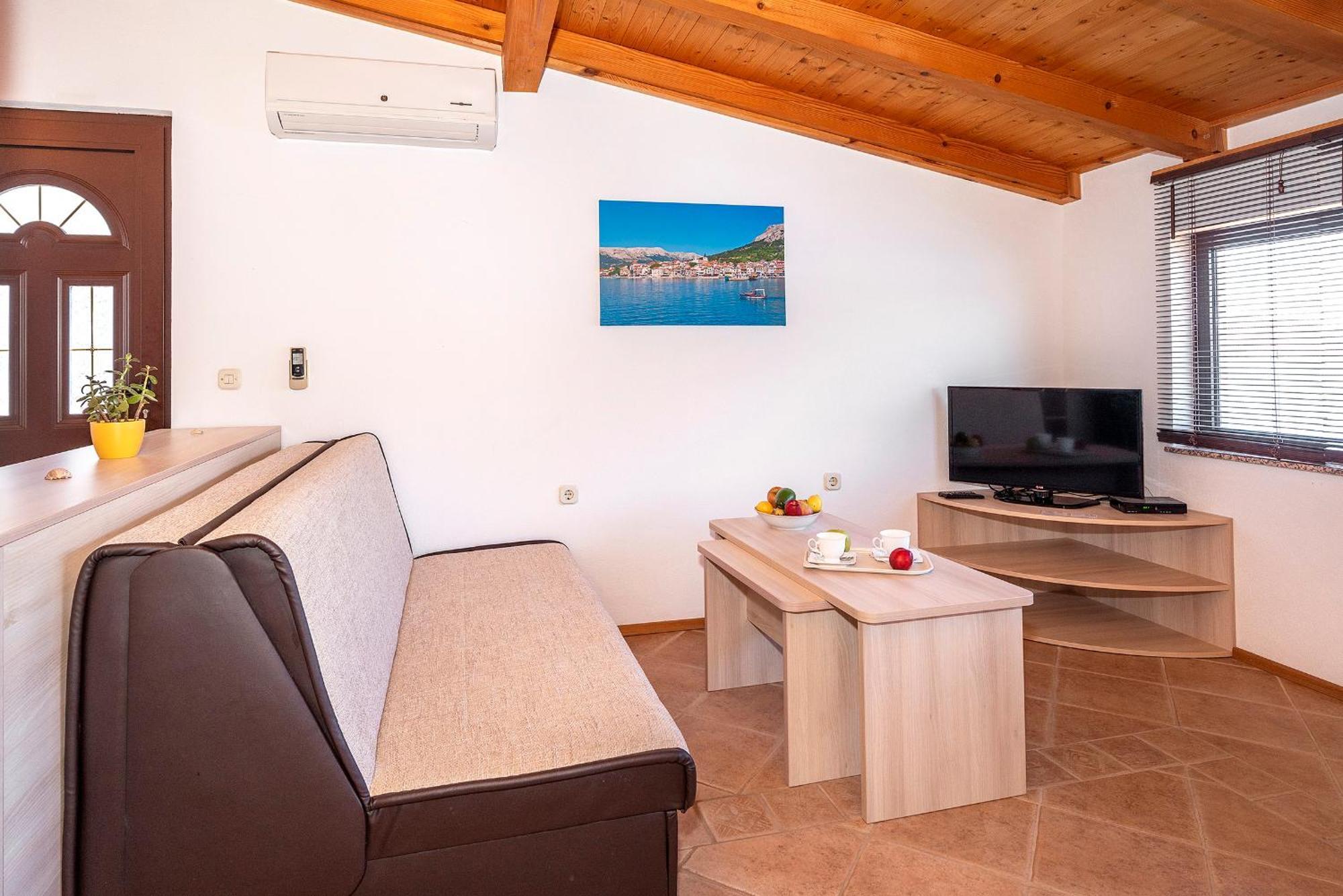 Apartments Kricin II Baška Eksteriør bilde