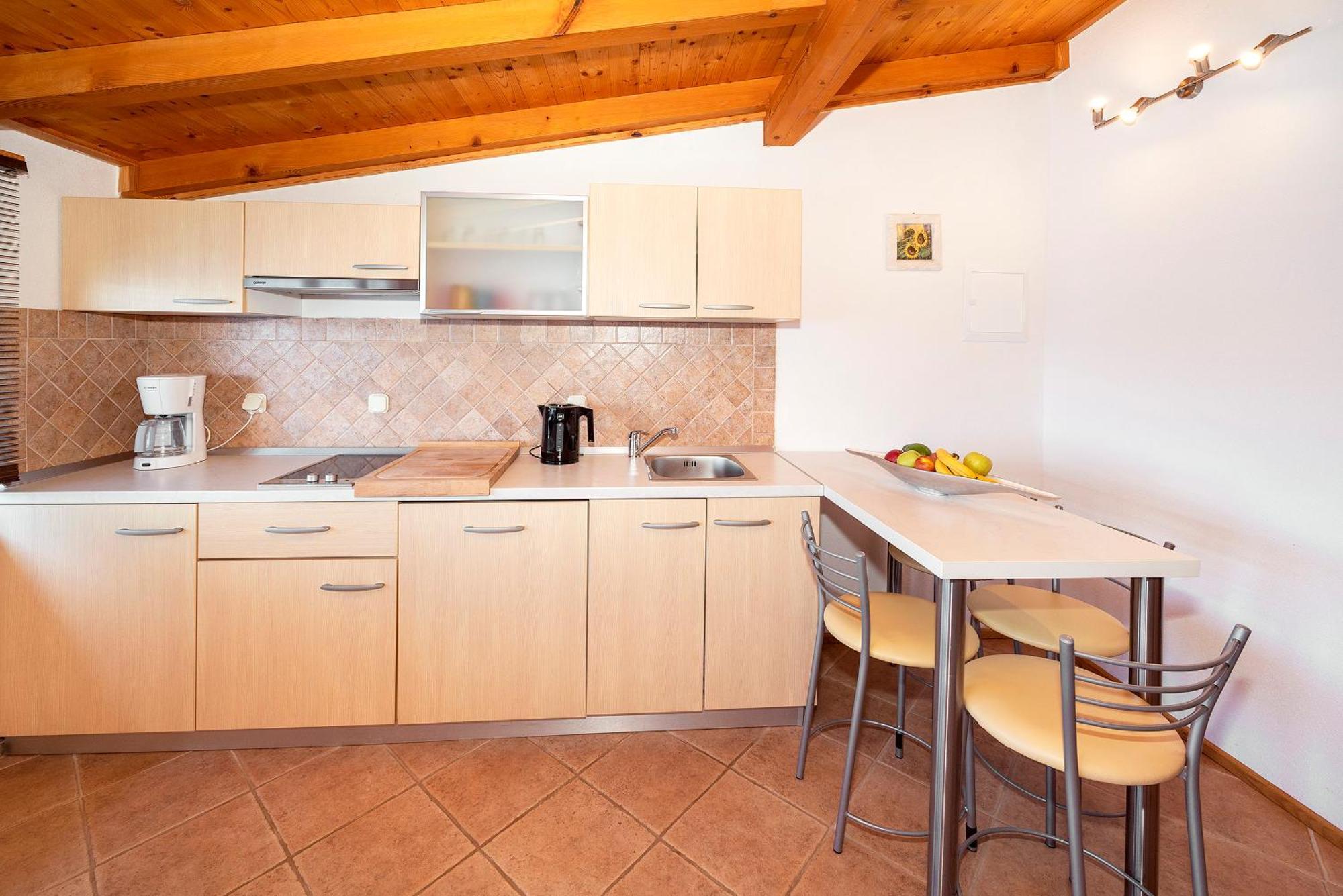 Apartments Kricin II Baška Eksteriør bilde
