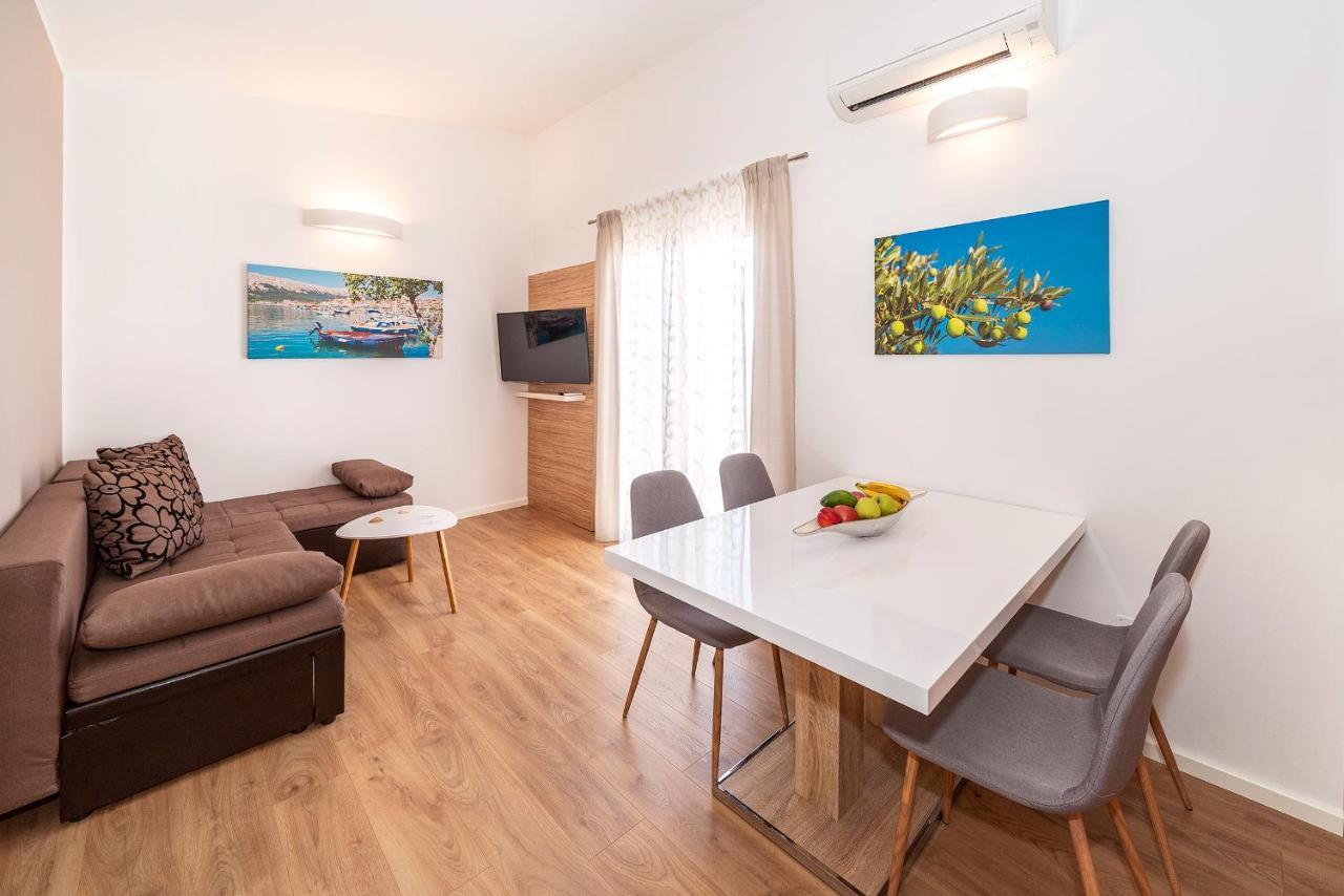 Apartments Kricin II Baška Eksteriør bilde